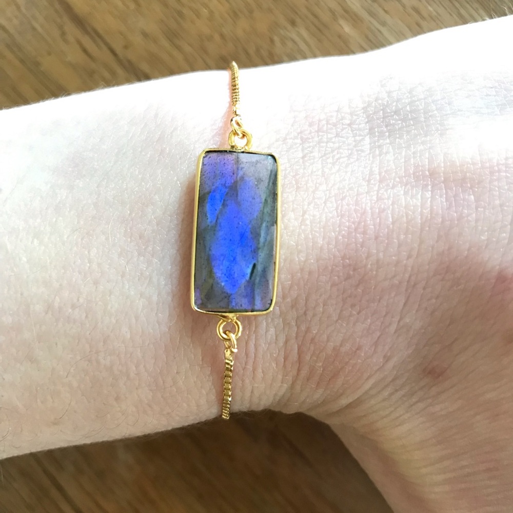 Iridescent stone bracelet